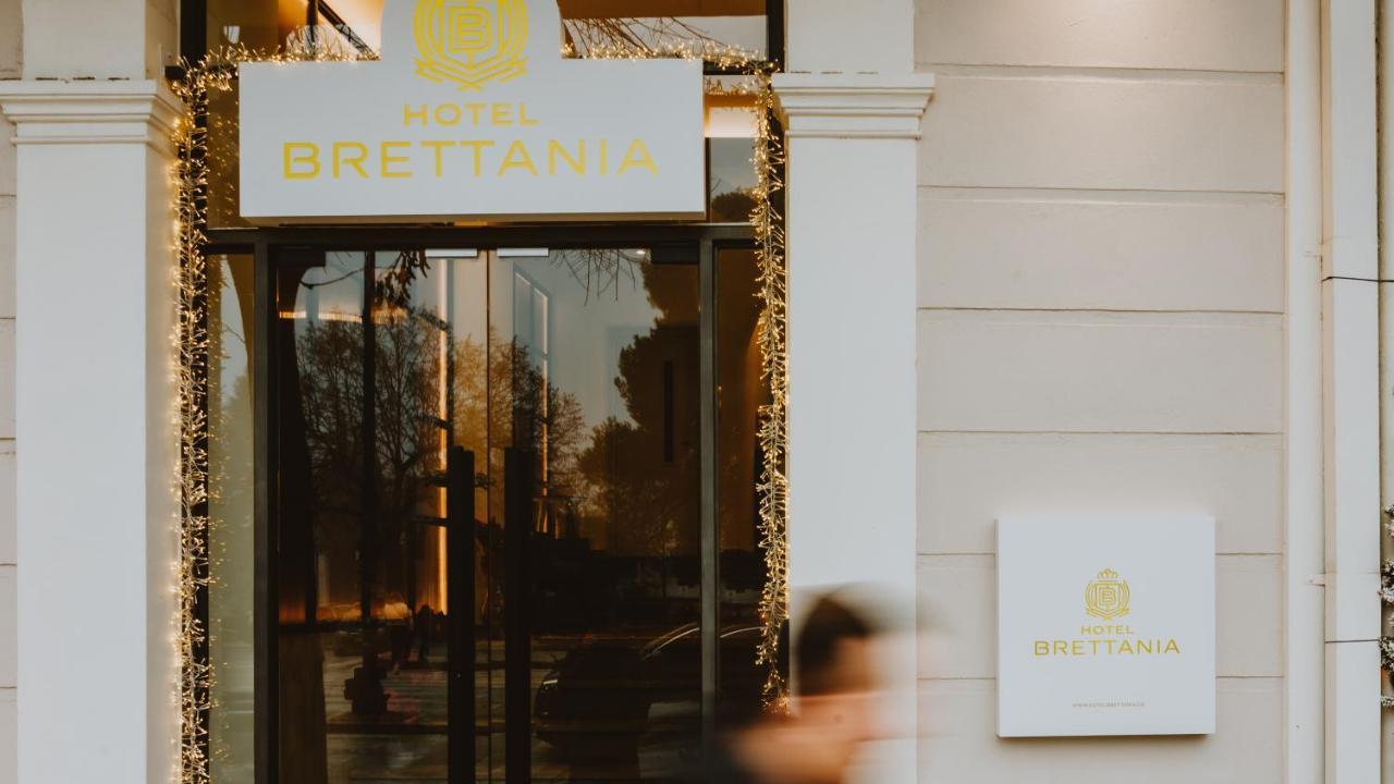 Brettania Hotel Ioánnina Exteriör bild