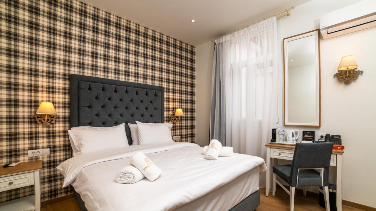 Brettania Hotel Ioánnina Exteriör bild