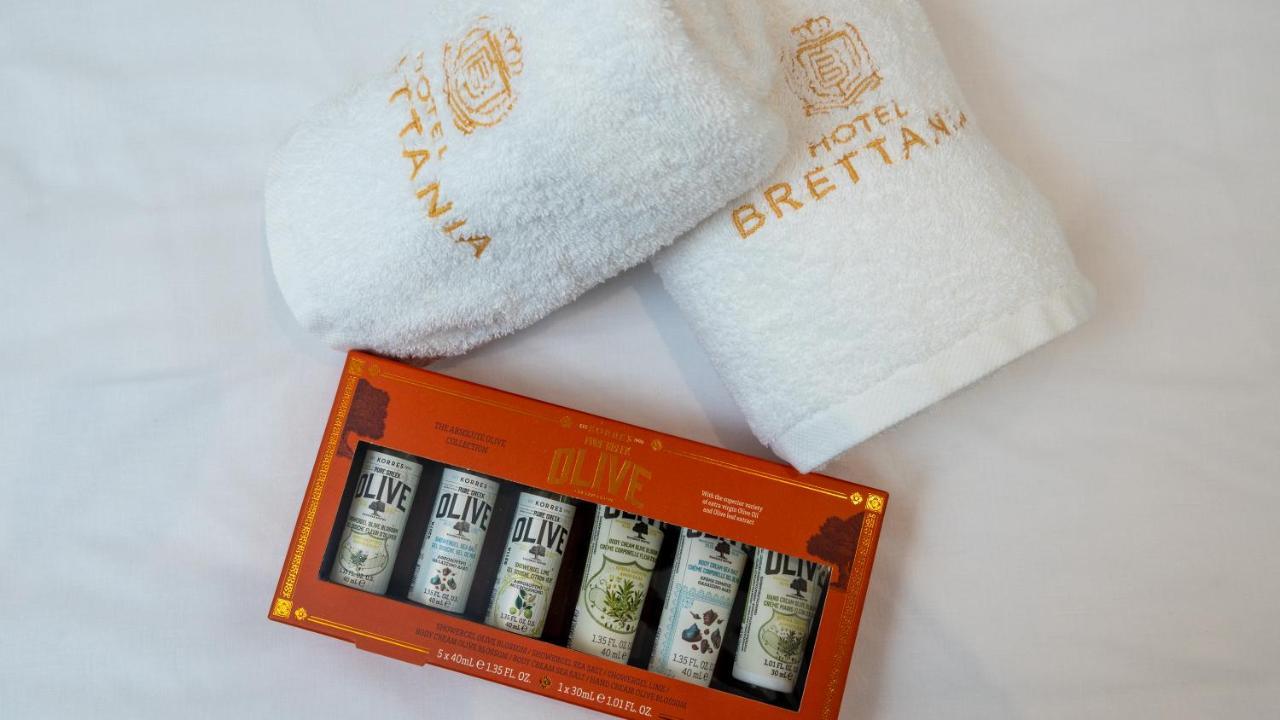 Brettania Hotel Ioánnina Exteriör bild