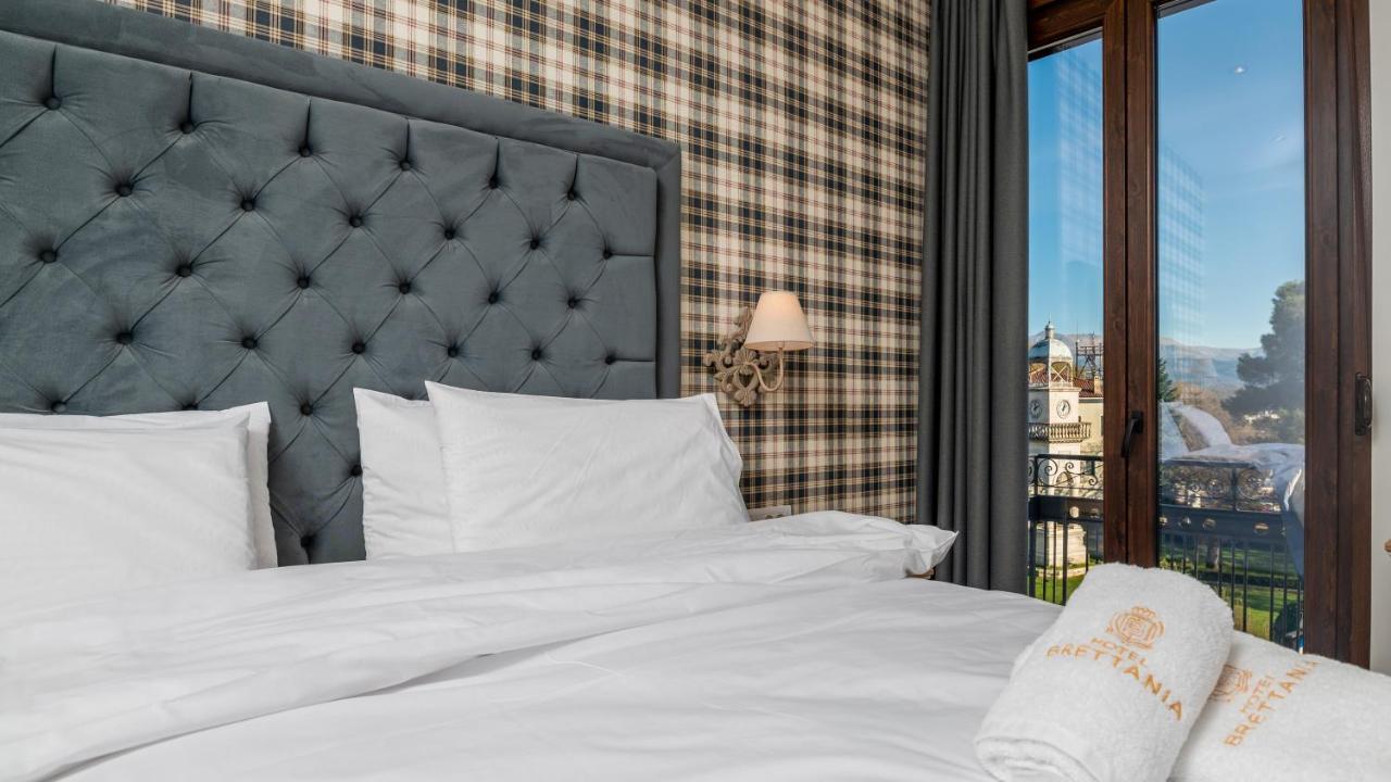 Brettania Hotel Ioánnina Exteriör bild